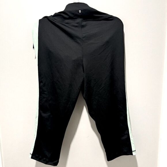 ID Ideology Women's Colorblocked Capri Leggings Green ASh - Picture 10 of 11